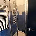 None Holiday Hotel מלון