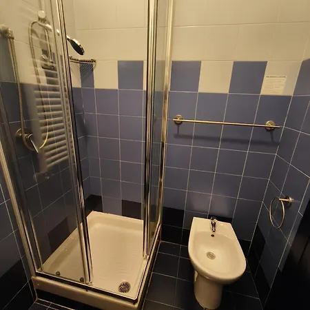 None Holiday Hotel 3*