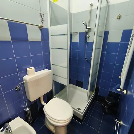 None Holiday Hotel Szálloda