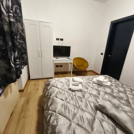 None Holiday Hotel