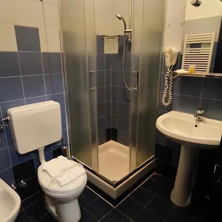 Hotel None Holiday Hotel 3*