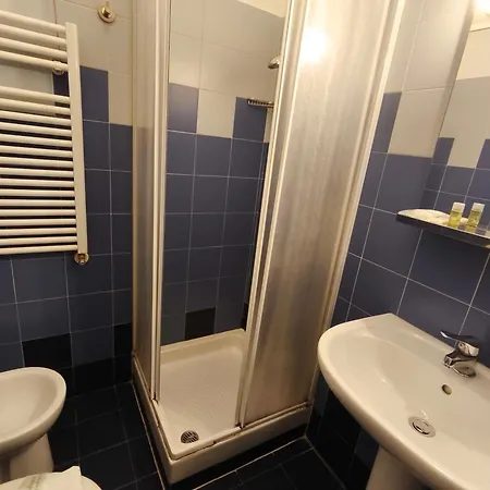 Szálloda None Holiday Hotel None
