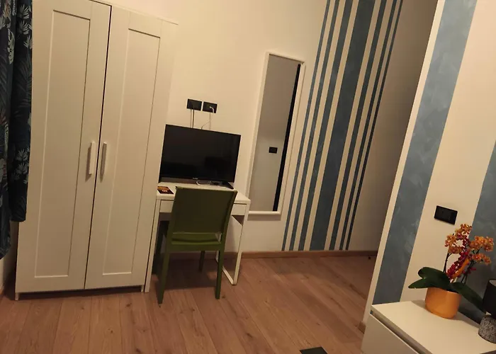 None Holiday Hotel Szálloda None