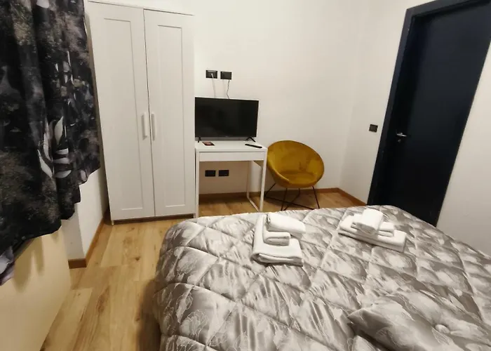 None Holiday Hotel