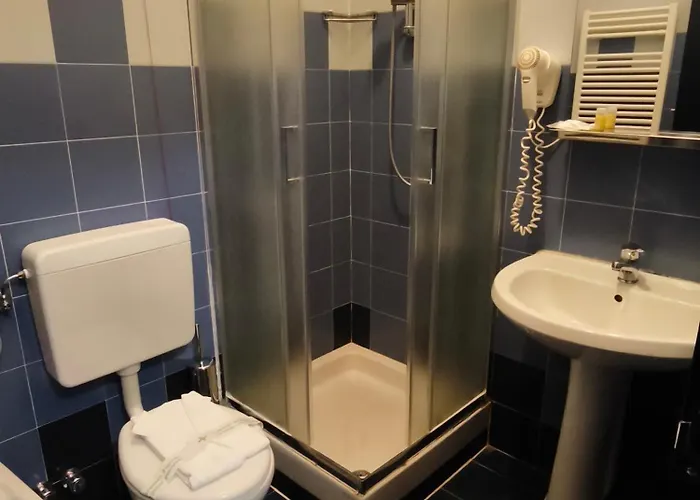 Szálloda None Holiday Hotel 3*