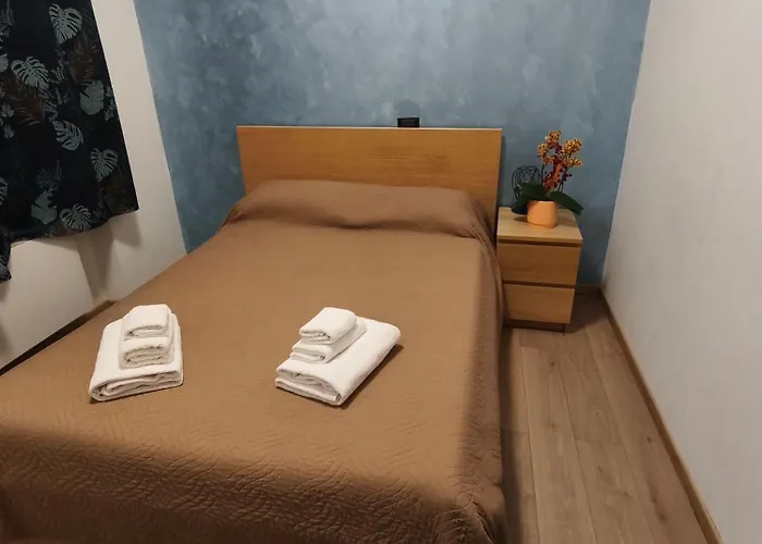 None Holiday Hotel 酒店 诺内